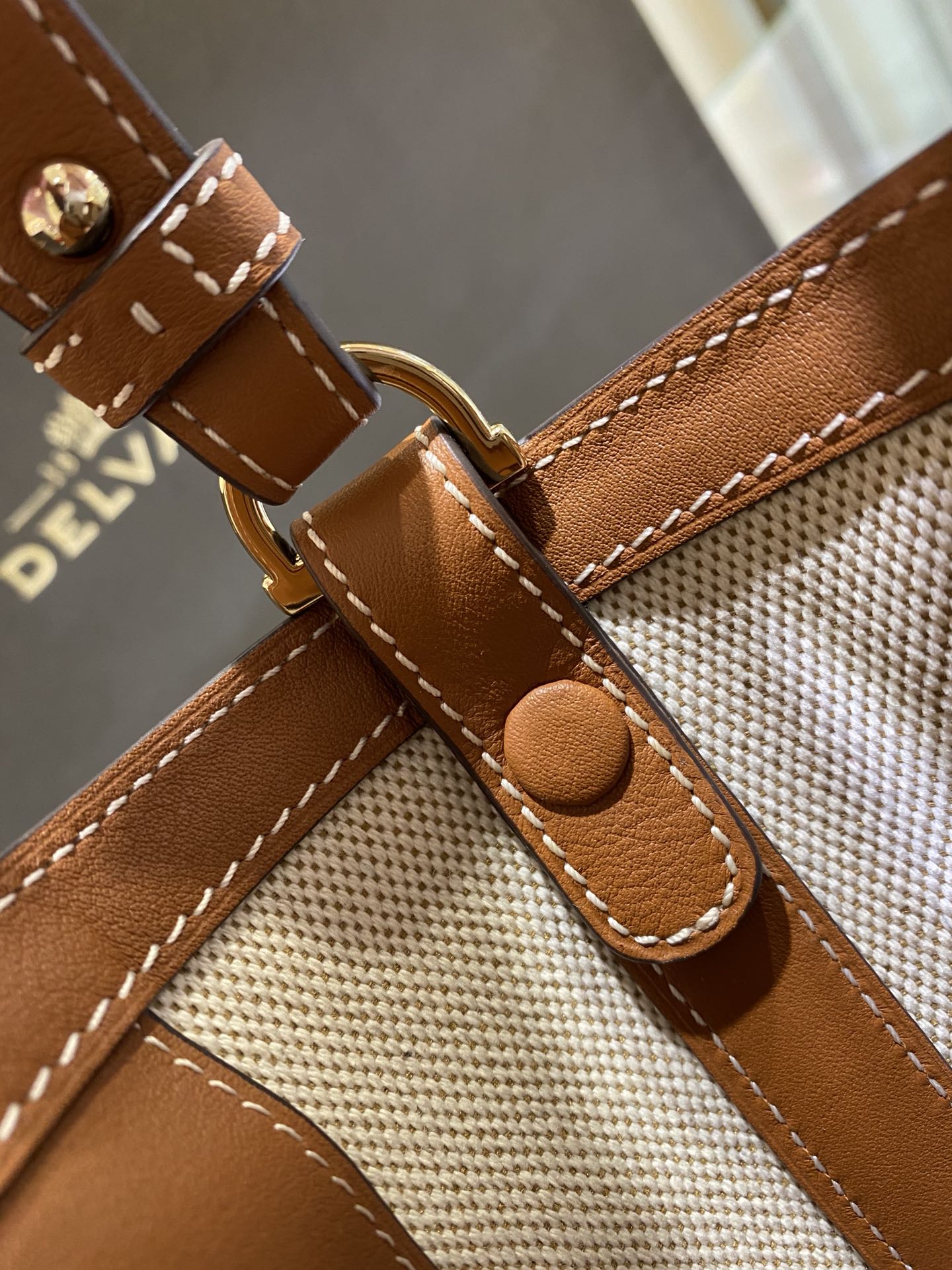 델보 미니 핀 버킷백